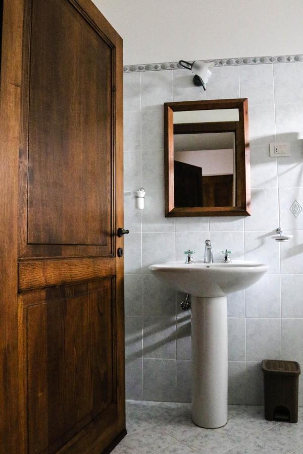Bombina Farm stay Montisi