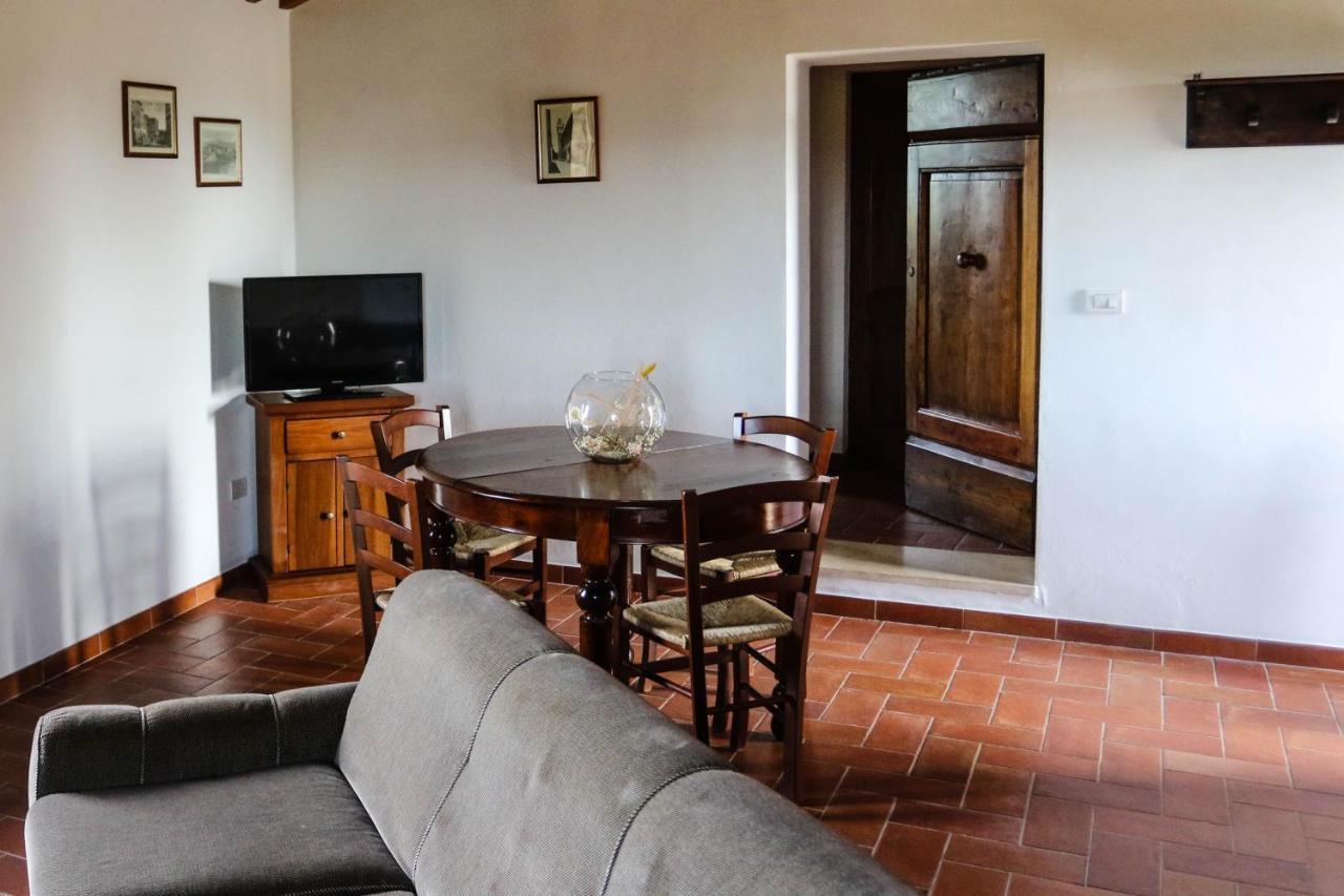 Bombina Farm stay Montisi